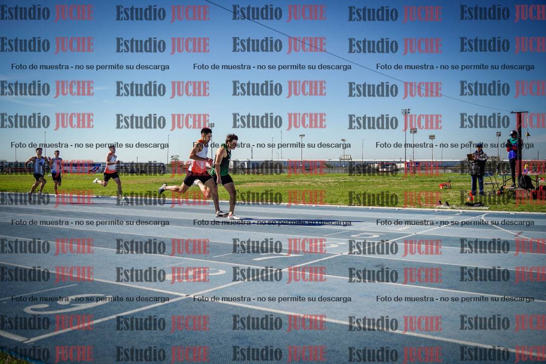 Fotos de los 400 m llanos de varones