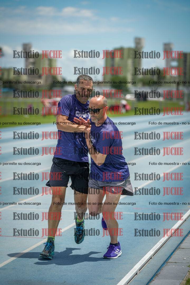 Fotos durante el transcurso de los relevos 20' para running teams - serie 2