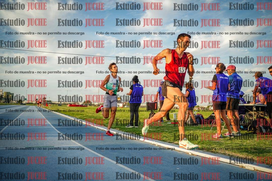 Fotos de los 3000 m llanos de varones