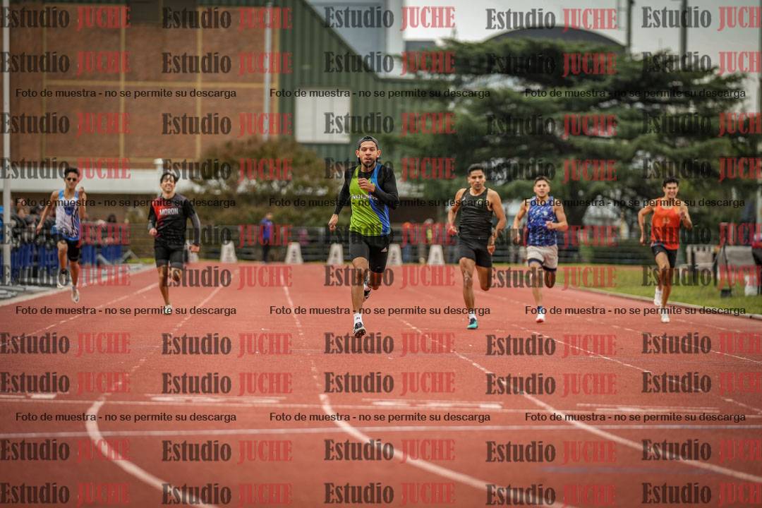 Fotos de los 400 m llanos de varones