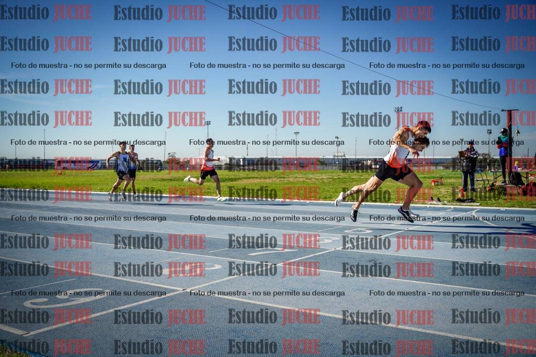 Fotos de los 400 m llanos de varones