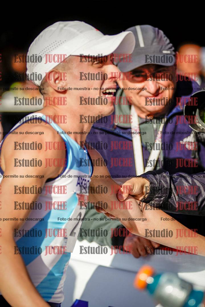 Fotos de algunos extras y podios del día 2