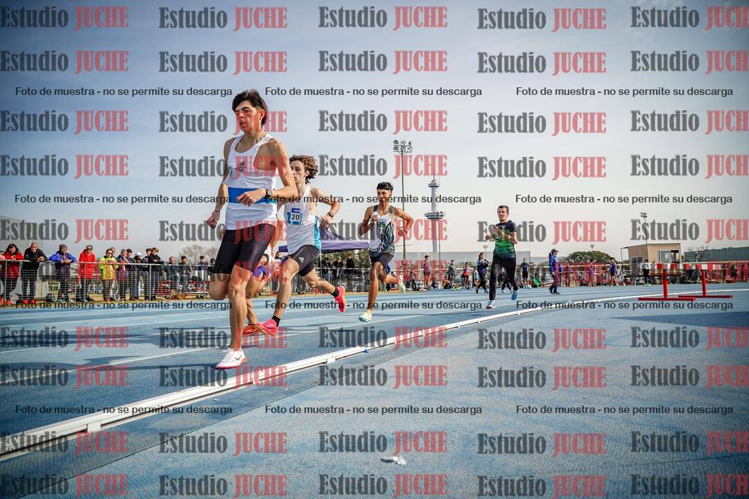Fotos de los 800 m llanos de varones