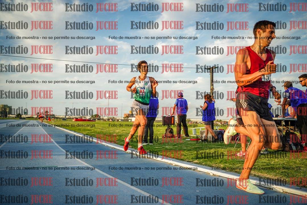 Fotos de los 3000 m llanos de varones