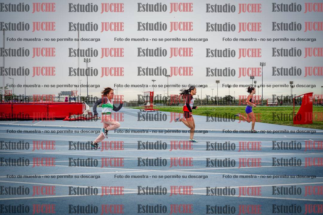 Fotos de los 150 m llanos de mujeres - U14