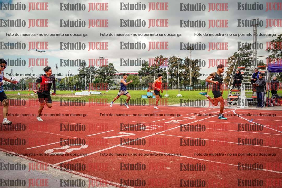Fotos de los 400 m llanos de varones