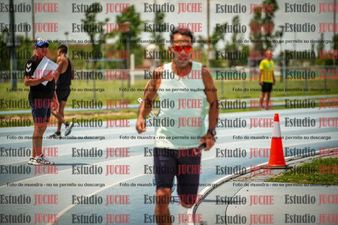 Fotos durante el transcurso de los relevos 20' para running teams - serie 2