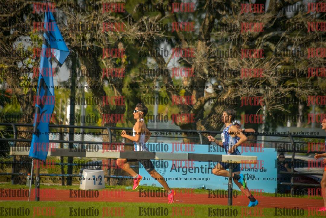 Fotos de los 800 m llanos de varones
