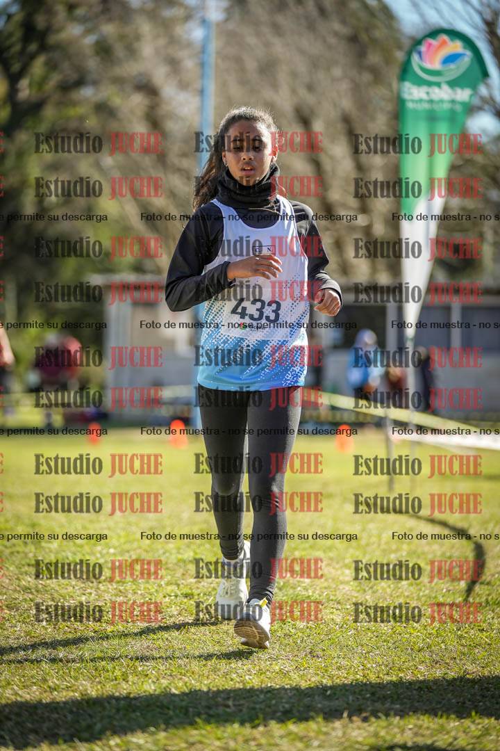 Fotos de la llegada del cross de 2000 m