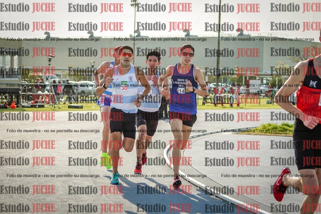 Fotos de los 3000 m llanos de varones