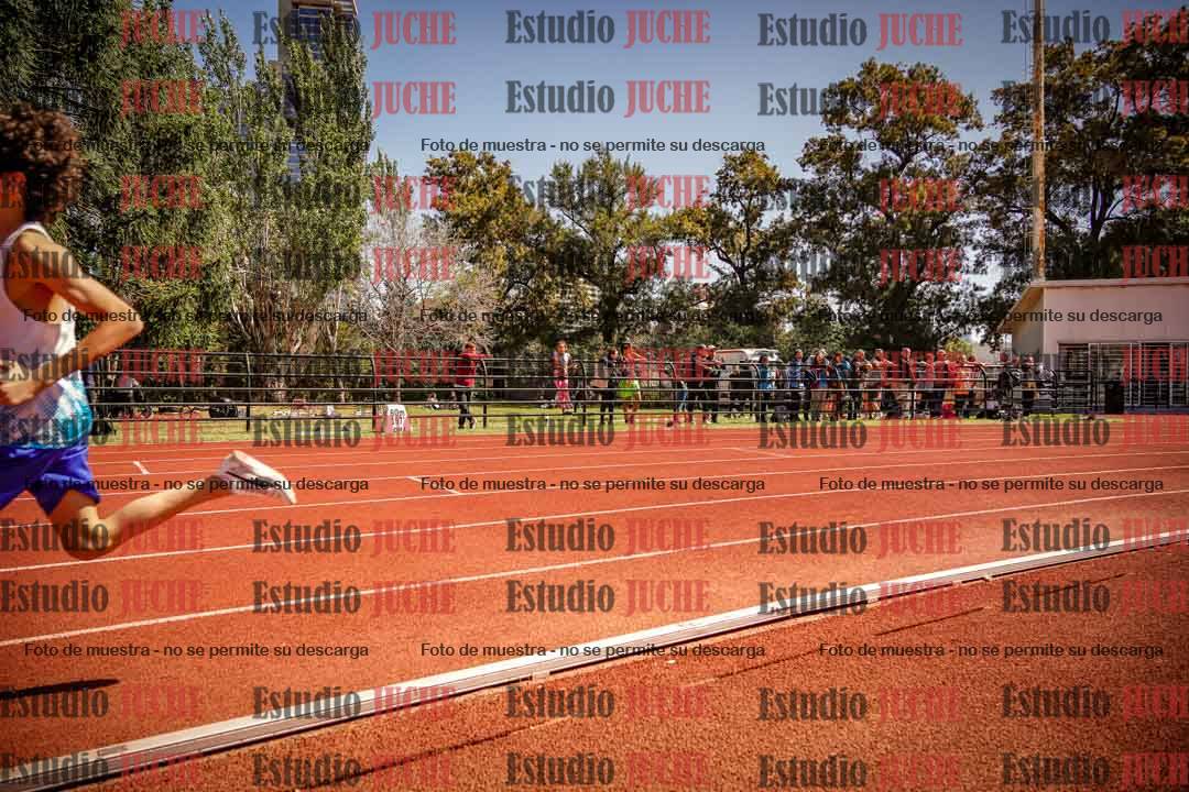 Fotos de los 600 m llanos de varones