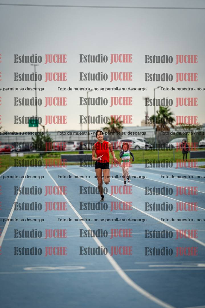 Fotos de los 150 m llanos de mujeres - U14
