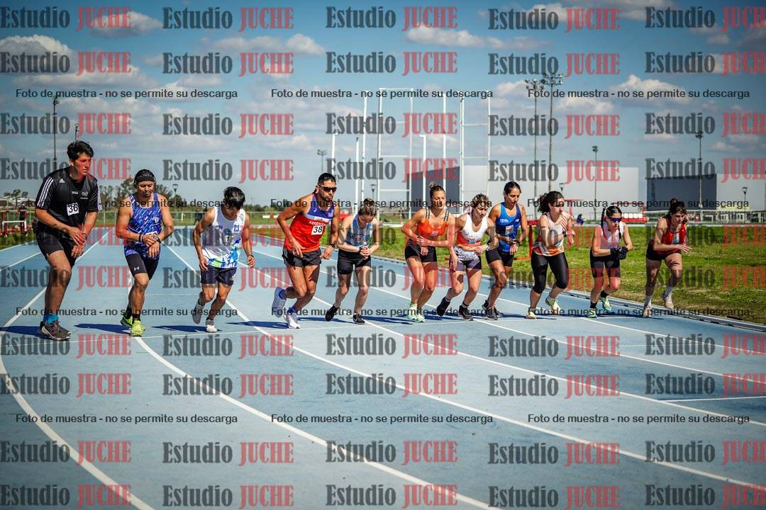 Fotos de los 5000 m llanos de mujeres y varones