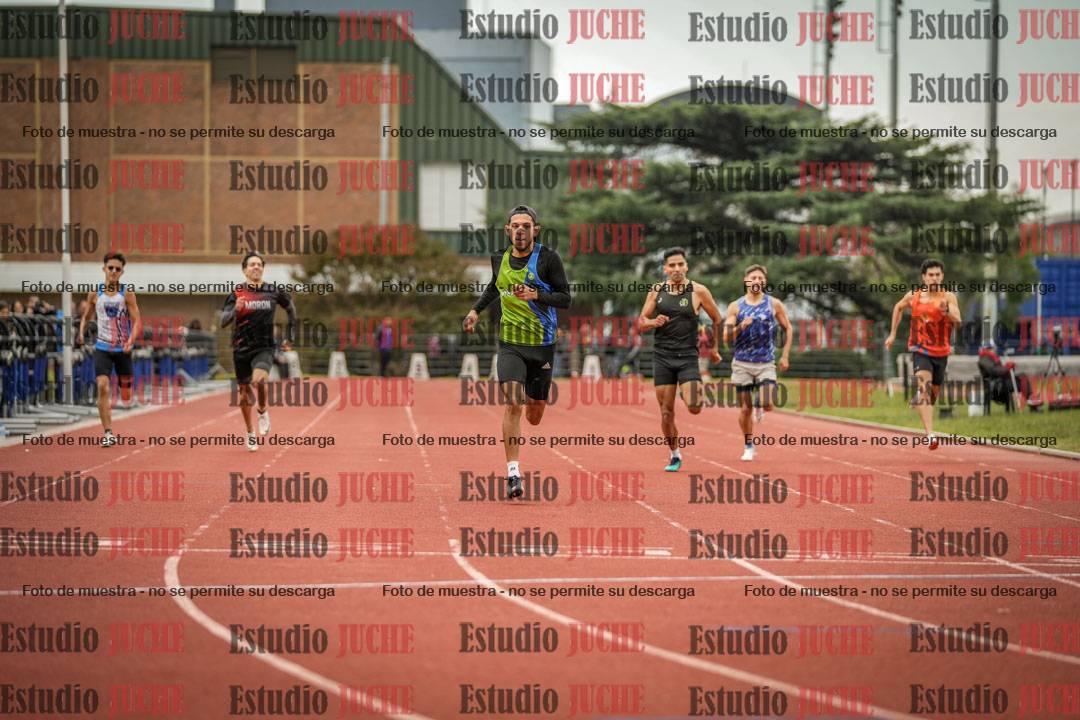 Fotos de los 400 m llanos de varones