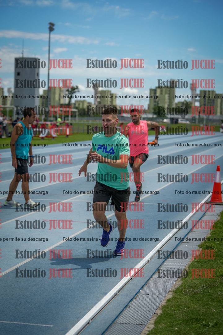 Fotos durante el transcurso de los relevos 20' para running teams - serie 2