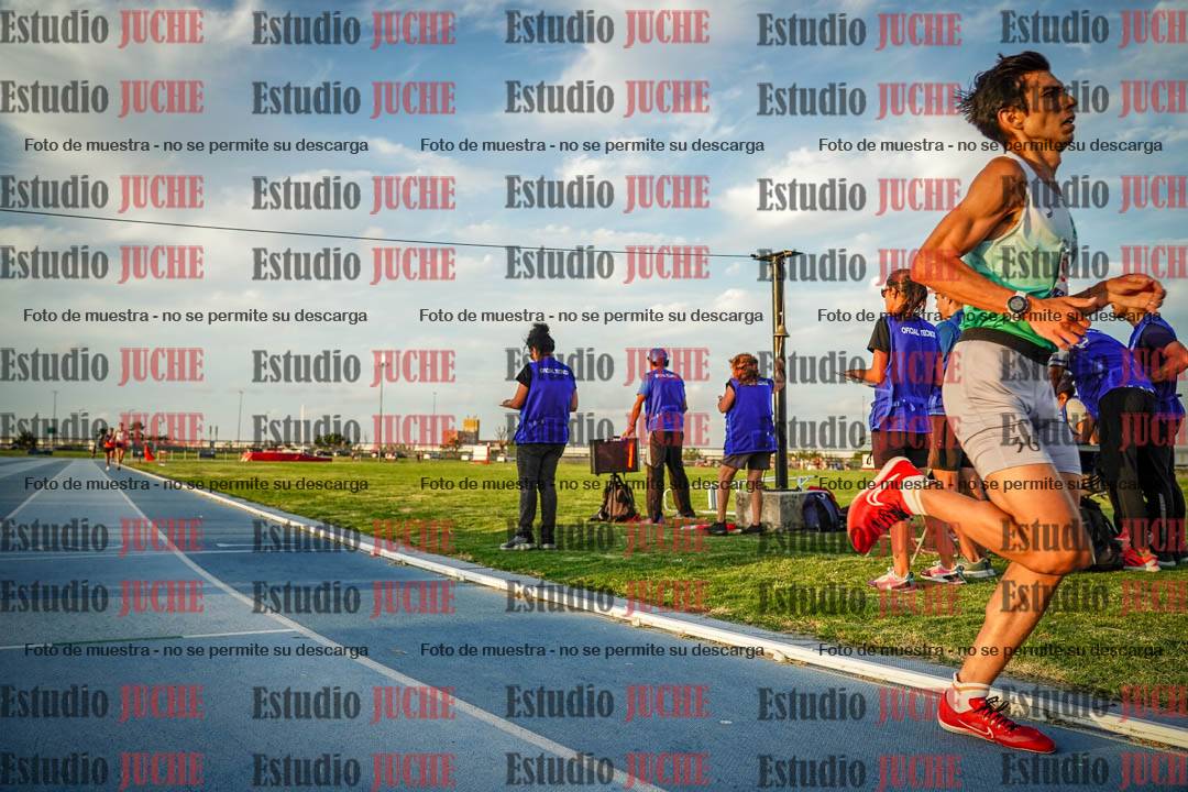 Fotos de los 3000 m llanos de varones