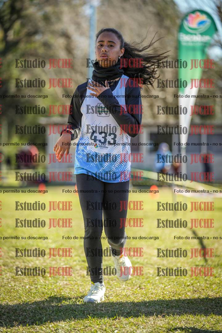 Fotos de la llegada del cross de 2000 m