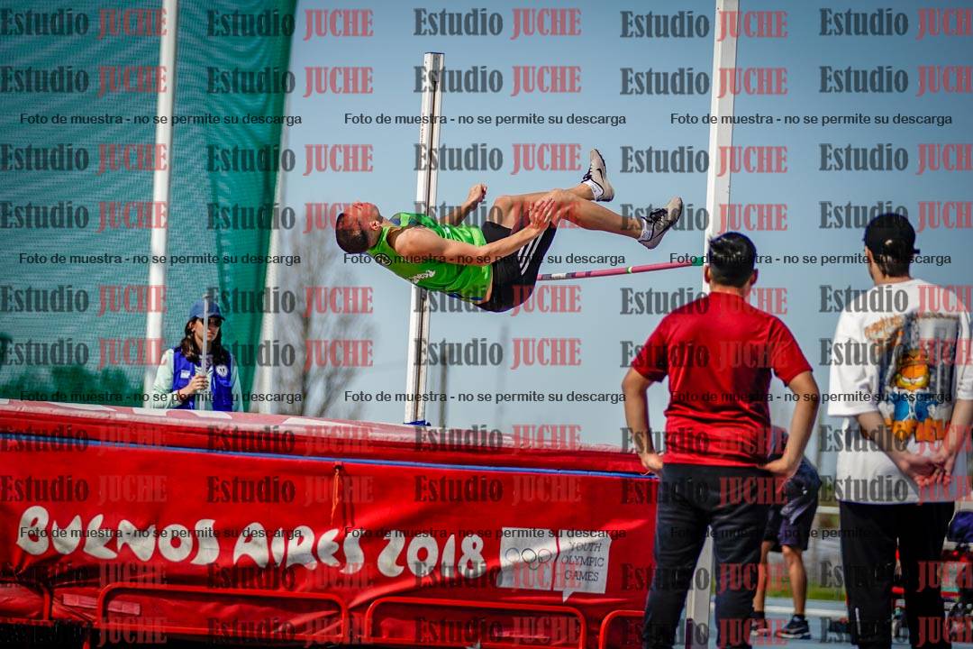 Fotos del salto en alto de varones