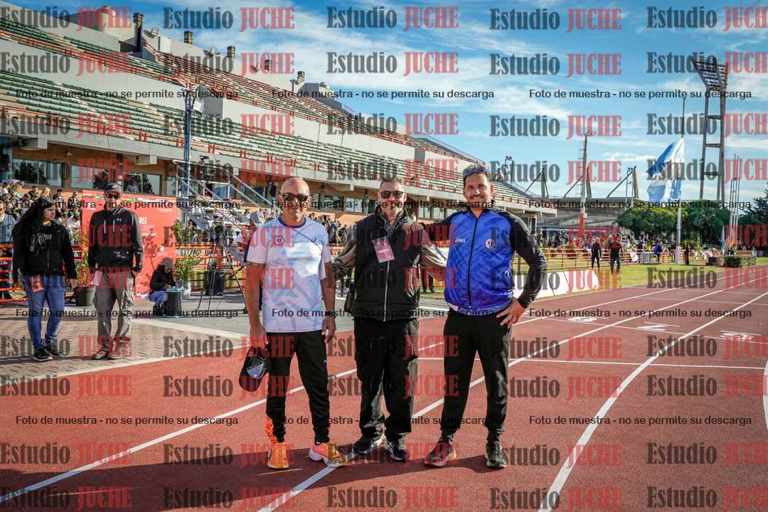 Fotos de algunos extras y podios del día 2