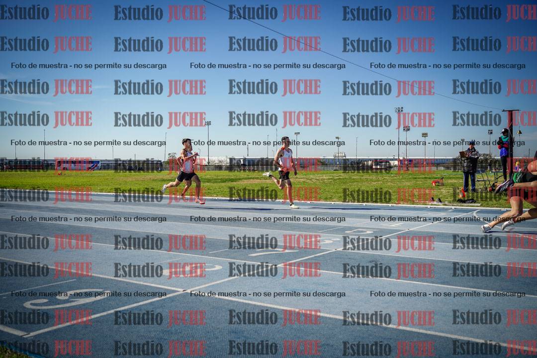 Fotos de los 400 m llanos de varones