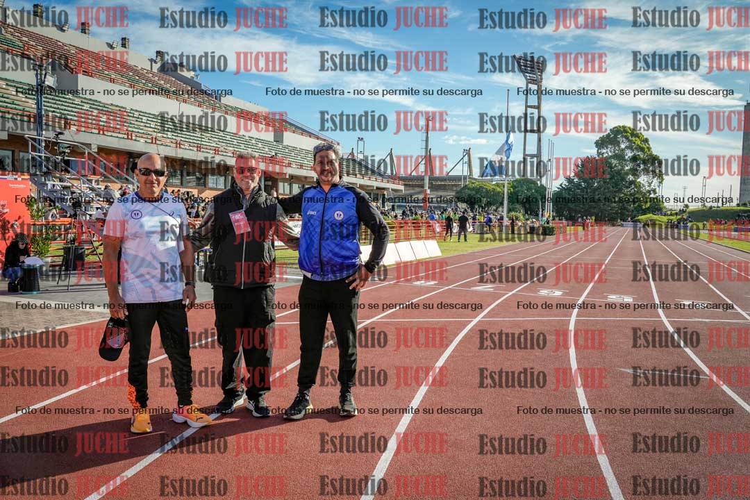 Fotos de algunos extras y podios del día 2