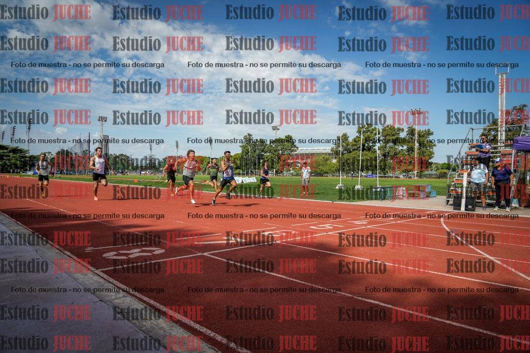 Fotos de los 60 m llanos de varones