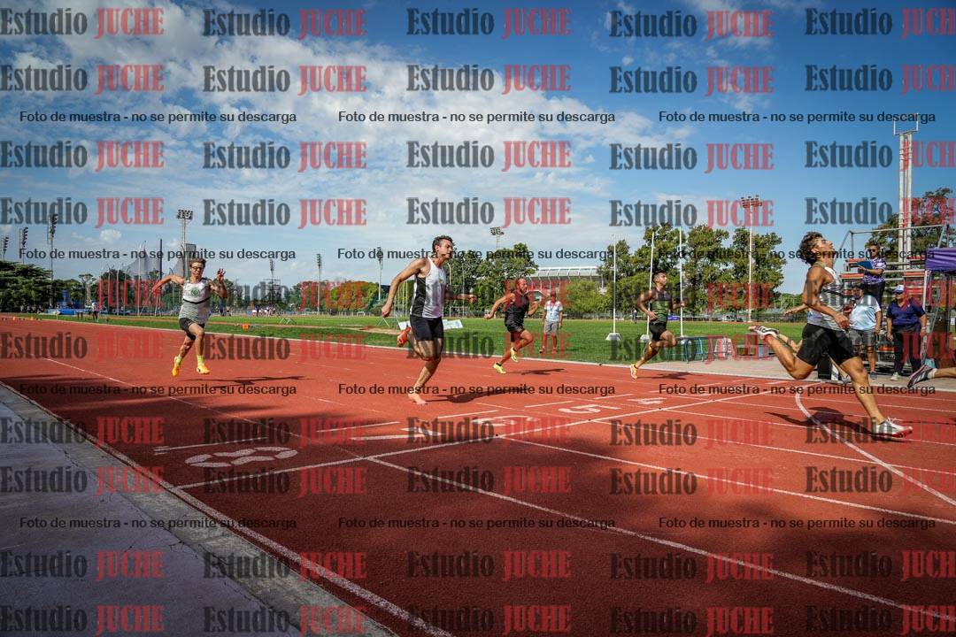 Fotos de los 60 m llanos de varones
