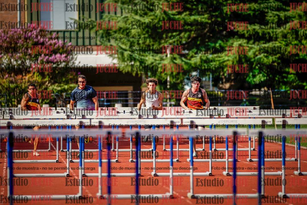 Fotos de los 60 m con vallas de varones