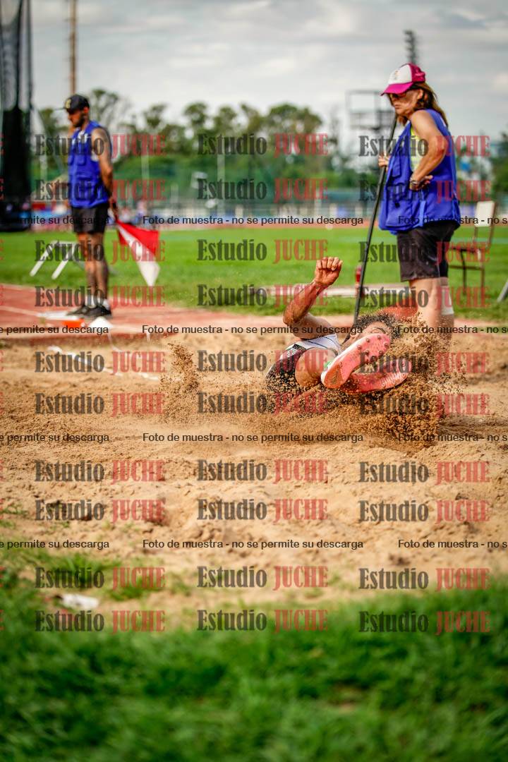 Fotos del salto en largo de varones