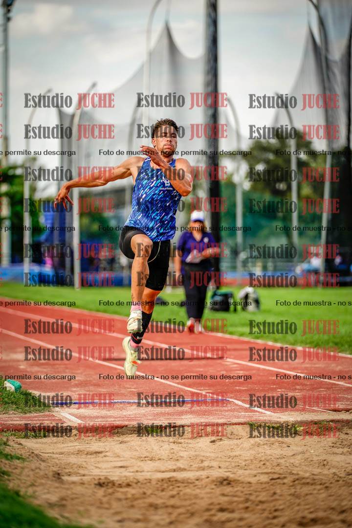 Fotos del salto en largo de varones