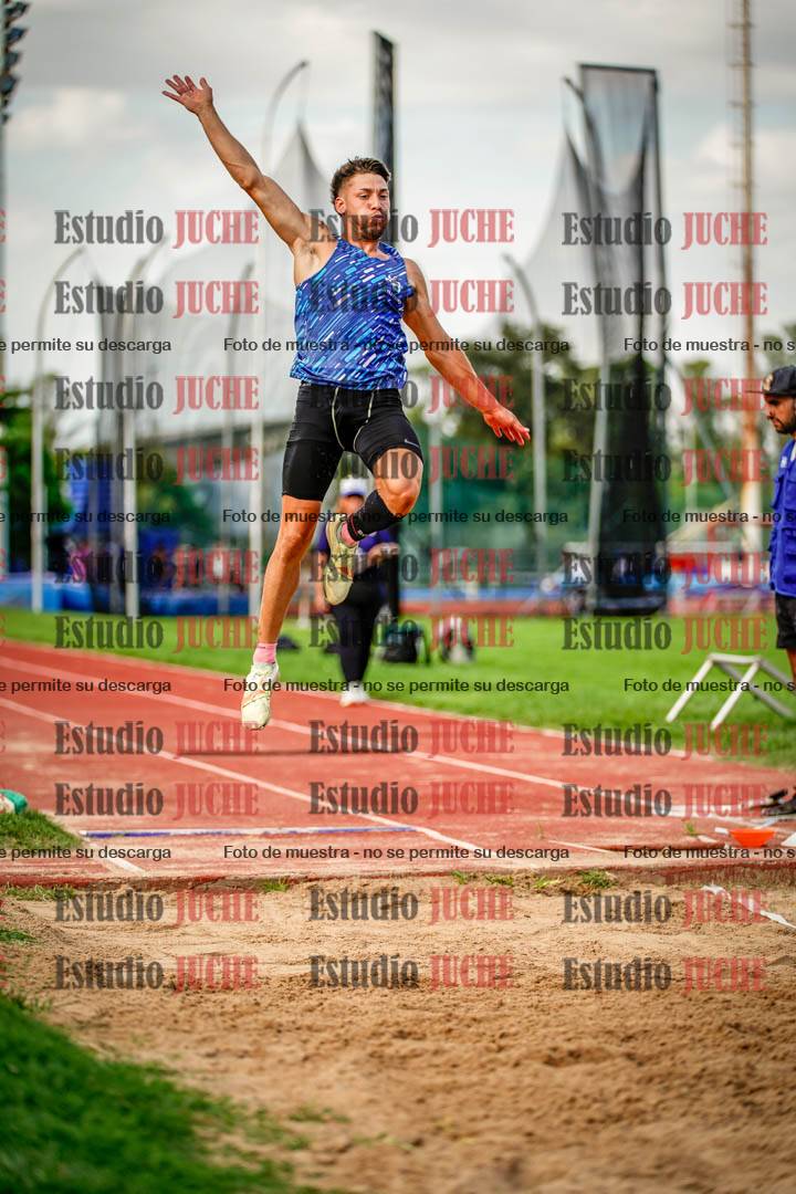 Fotos del salto en largo de varones