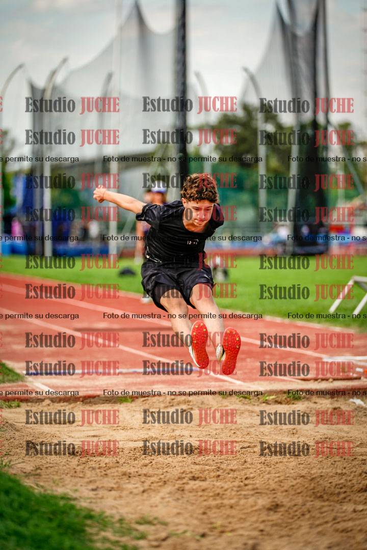 Fotos del salto en largo de varones