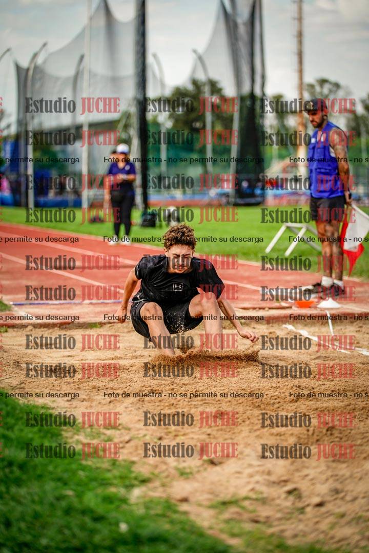 Fotos del salto en largo de varones