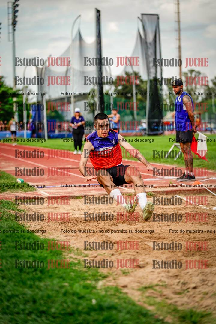 Fotos del salto en largo de varones