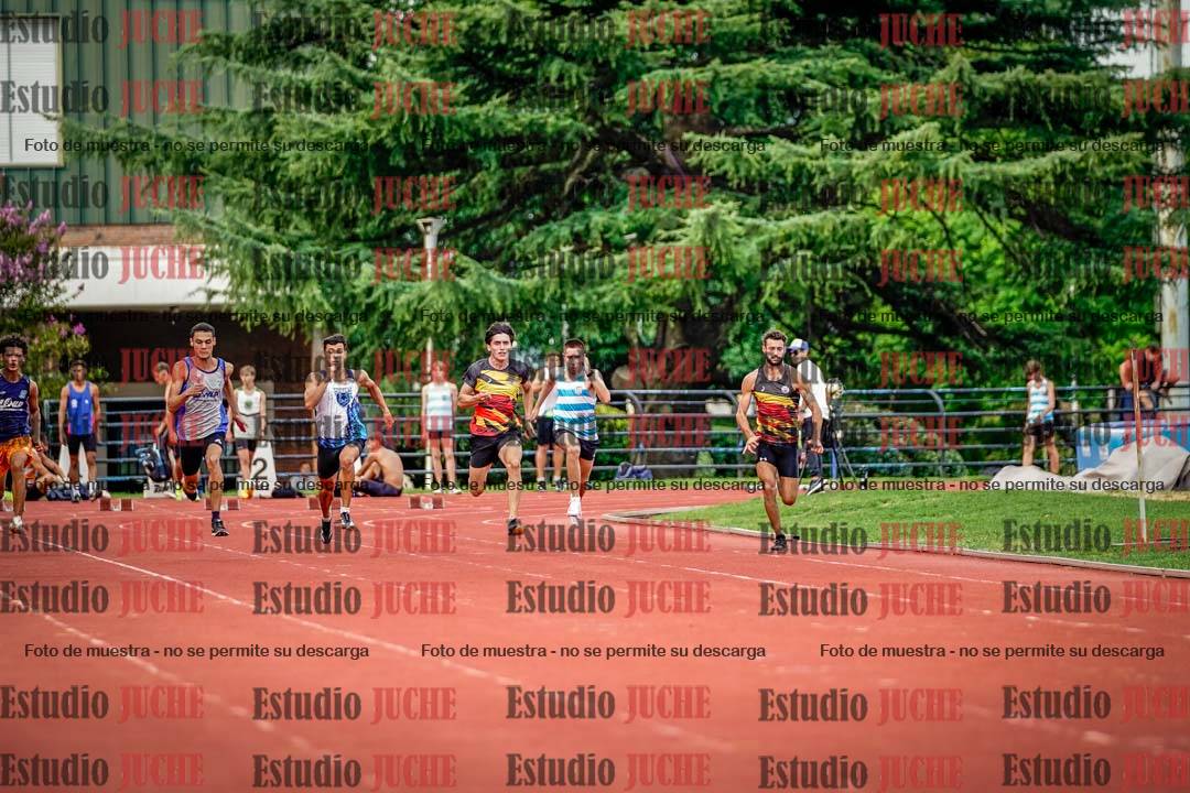 Fotos de los 100 m llanos de varones