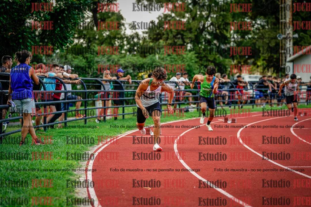 Fotos de los 400 m llanos de varones