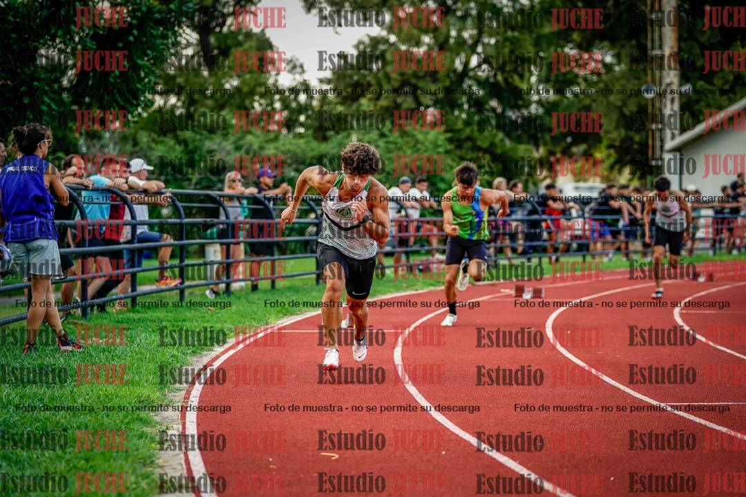 Fotos de los 400 m llanos de varones