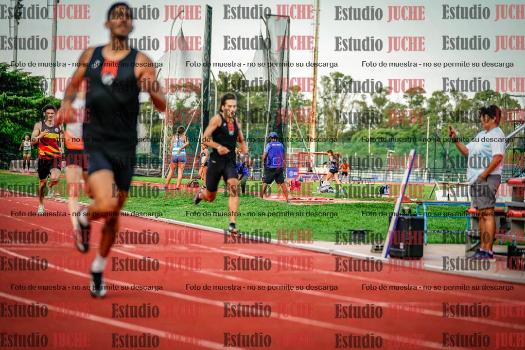 Fotos de los 400 m llanos de varones