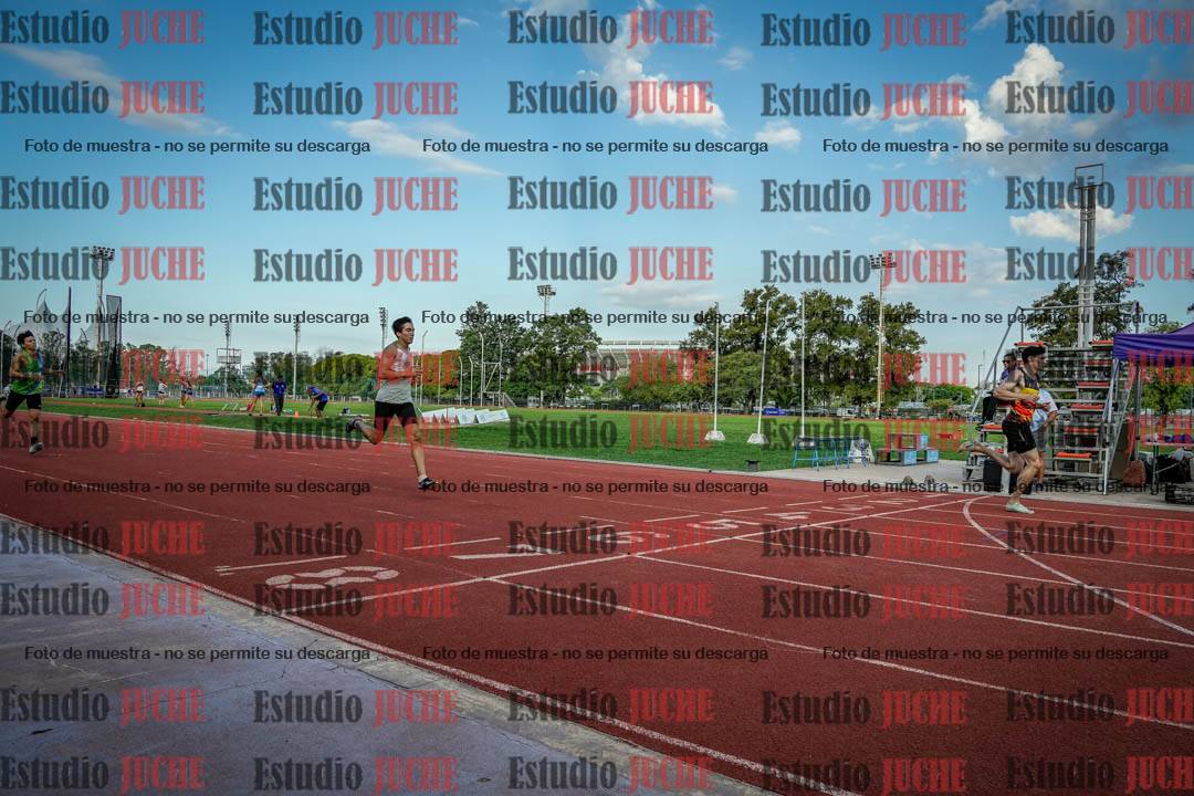 Fotos de los 400 m llanos de varones