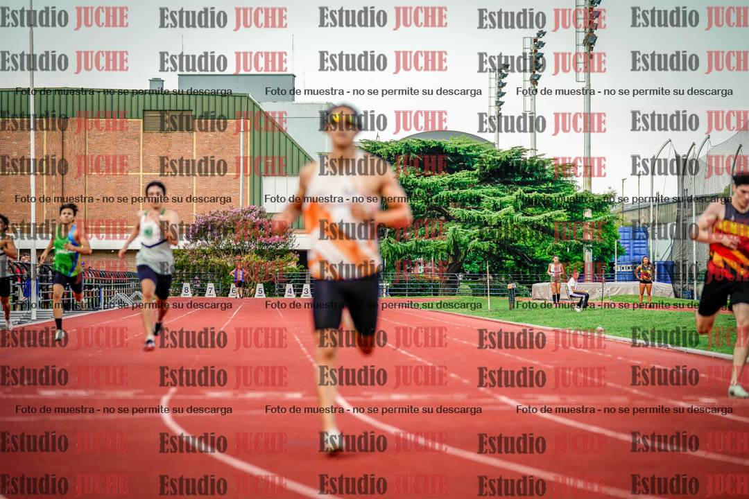 Fotos de los 400 m llanos de varones