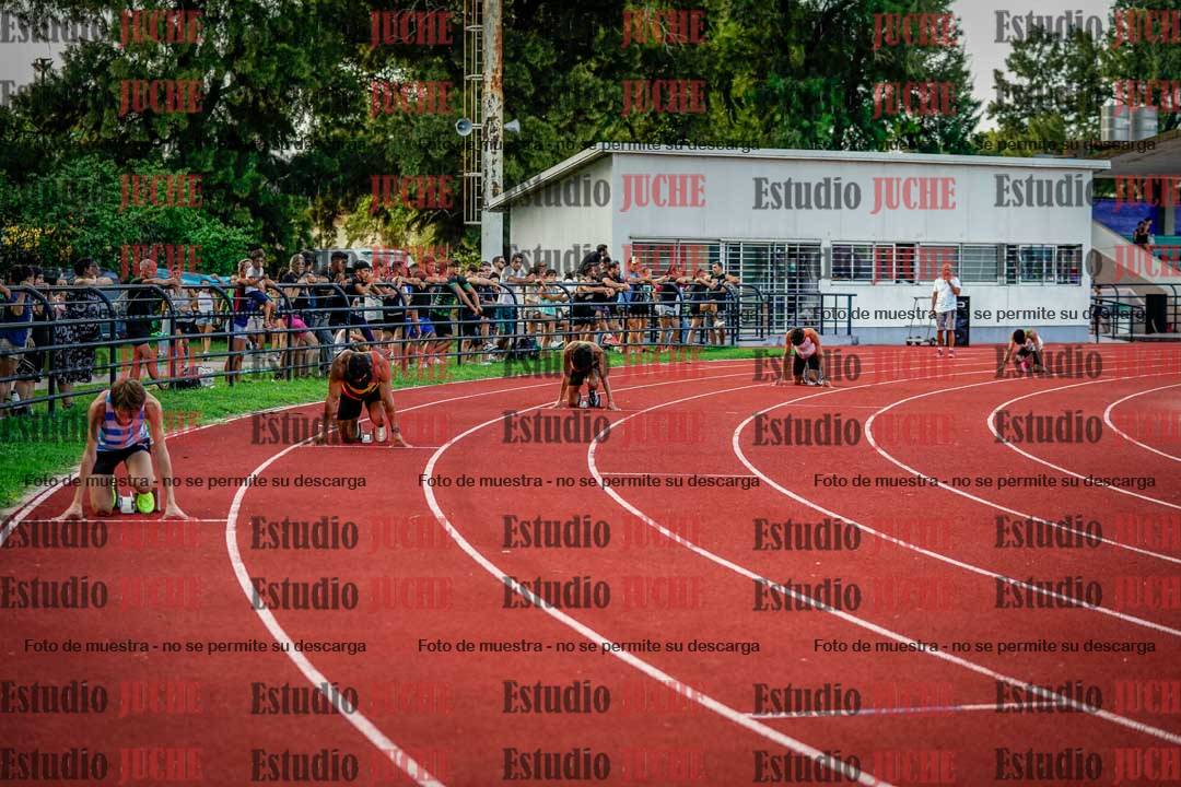 Fotos de los 400 m llanos de varones