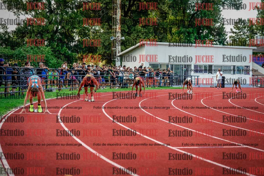 Fotos de los 400 m llanos de varones