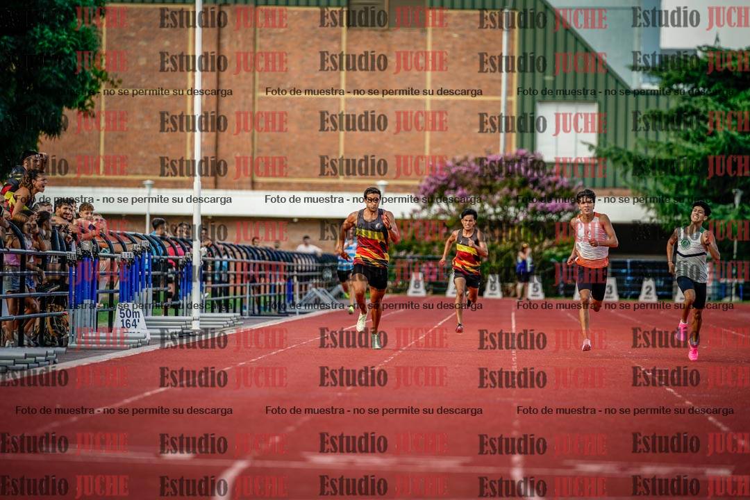 Fotos de los 400 m llanos de varones