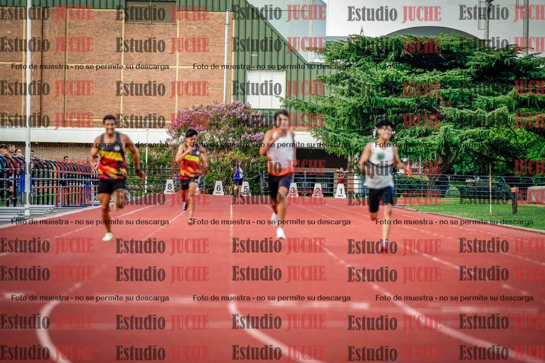 Fotos de los 400 m llanos de varones