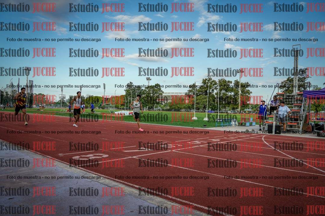 Fotos de los 400 m llanos de varones