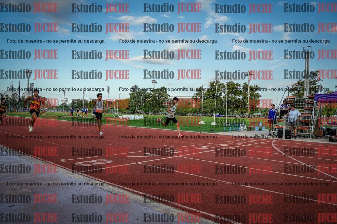Fotos de los 400 m llanos de varones