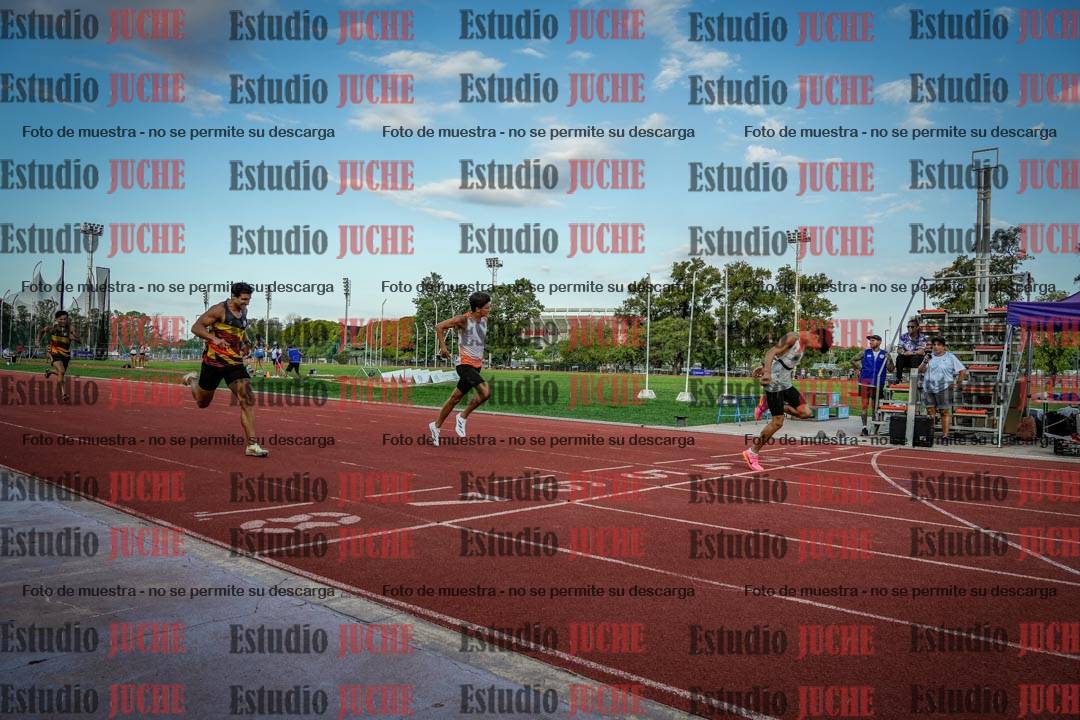 Fotos de los 400 m llanos de varones