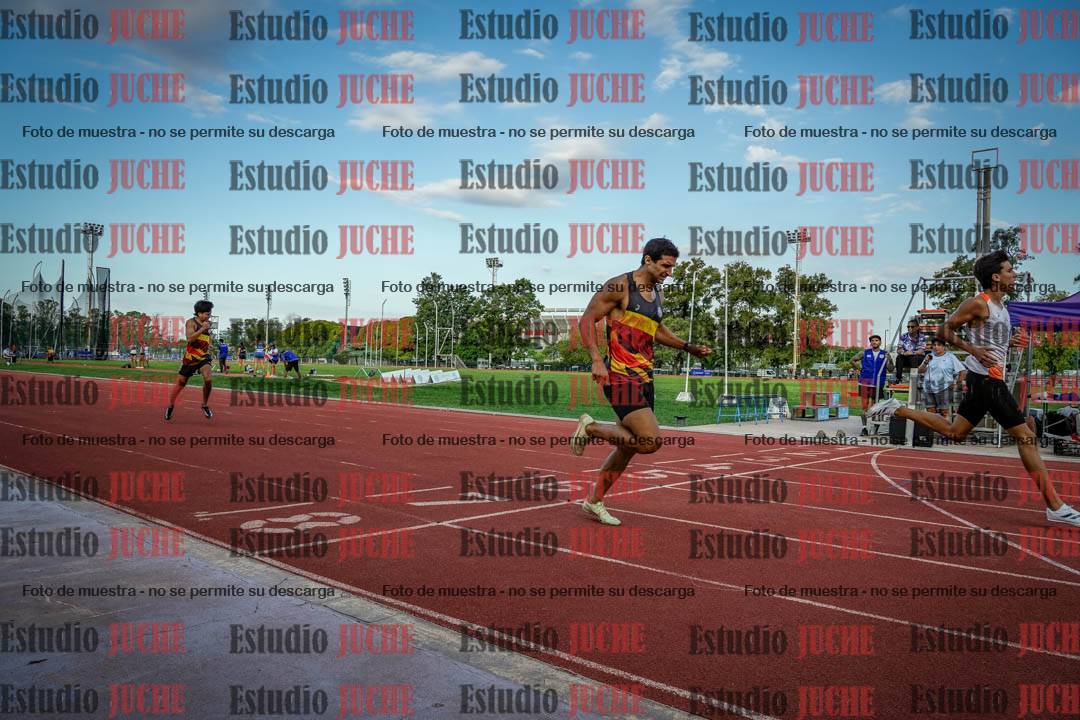 Fotos de los 400 m llanos de varones