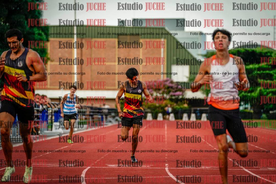 Fotos de los 400 m llanos de varones
