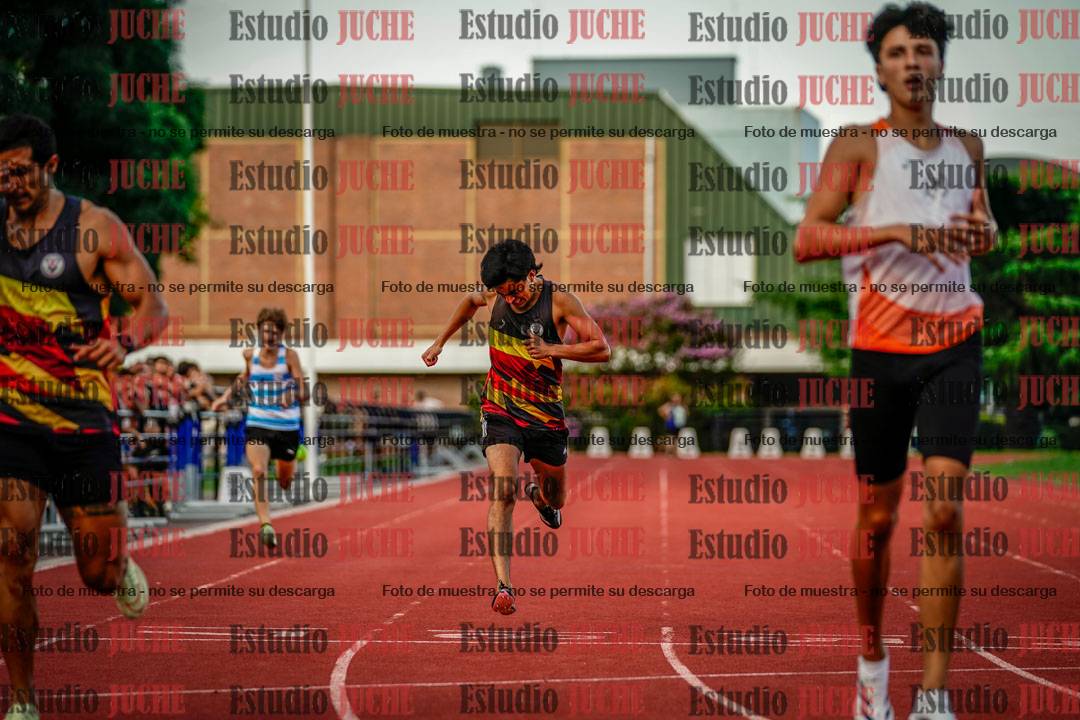 Fotos de los 400 m llanos de varones